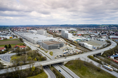創新驅動未來 全新BMW iX在丁格芬工廠投產，年內上市，引領豪華智能出行新時代